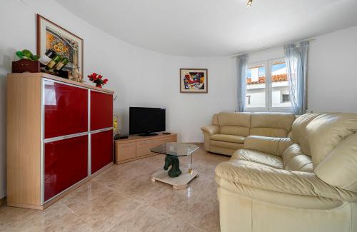 Miami Platja Villa | Manuela