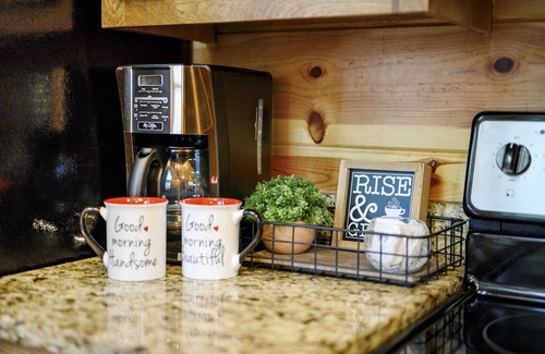 Broken Bow Cabin | MANY MOONS - Luxury Honeymoon Cabin, Hot Tub, Walk to Dining