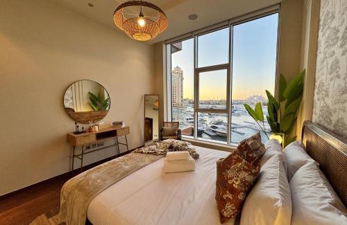 Palm Jumeirah Apartment | Manzil - 3BR in Palm Jumeirah with Private Beach Access & Sea View