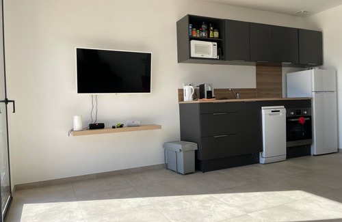 Bonifacio Condo | Maora, cosy house, 2 bedrooms, sleeps 5