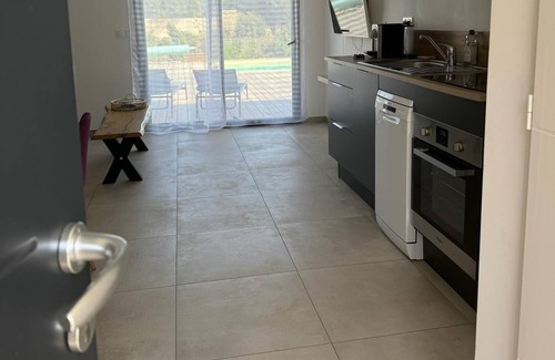 Bonifacio Condo | Maora, cosy house, 2 bedrooms, sleeps 5
