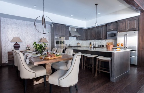 Truckee House | Maple by AvantStay | Modern Mountain Home w/Cozy Fire Pit 15 Mins frm Northstar