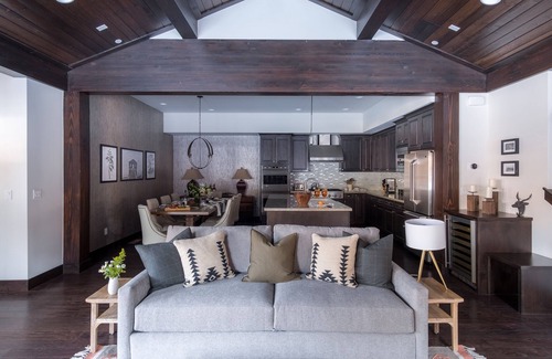 Truckee House | Maple by AvantStay | Modern Mountain Home w/Cozy Fire Pit 15 Mins frm Northstar