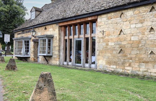 Broadway Cottage | Maple Cottage