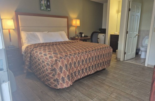 New Milford Hotel | Maple Leaf Motel