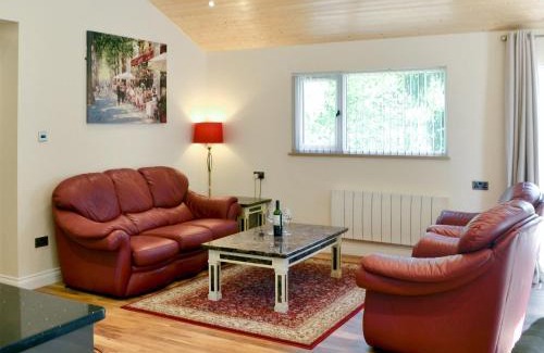 Otterburn House | Maple Lodge