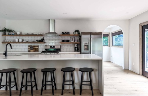 Hunter House | Maple Lodge - Luxury Cabin, Kid-Friendly