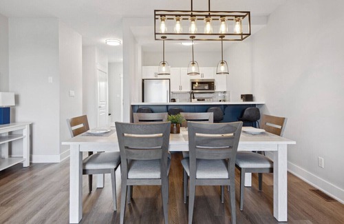 The Blue Mountains Apartment | Maple & Mountain at Rivergrass