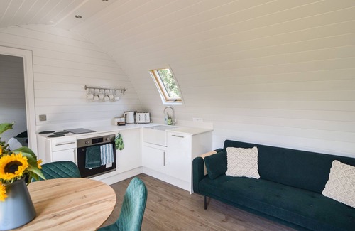 Bridport Cottage | MAPLE, pet friendly, character holiday cottage in Charmouth