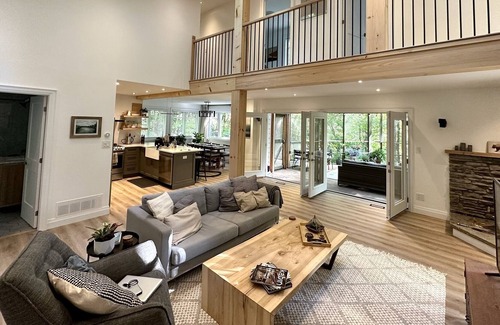 Minden Cabin | Maple Ridge: Private Waterfront Cottage Property