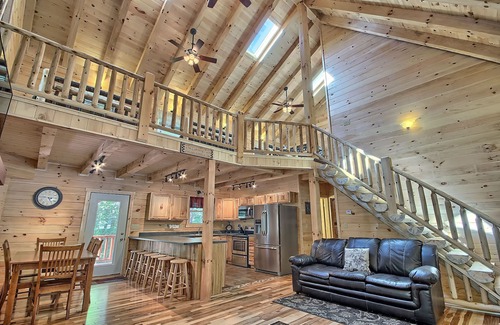 South Bloomingville Cabin | Maple Ridge Lodge - 5-Bedroom Lodge -Hocking Hills