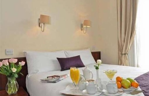 Glasnevin Hotel | Maples House Hotel