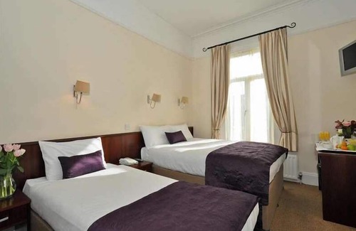 Glasnevin Hotel | Maples House Hotel