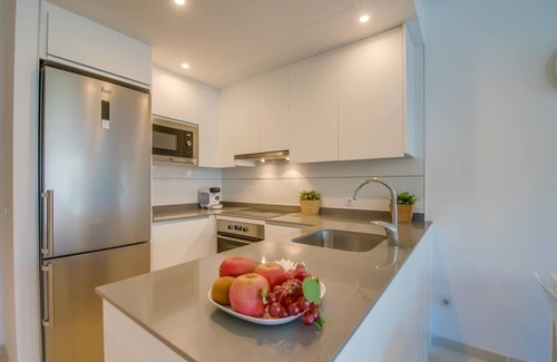 Alcudia Apartment | Mar Blau: Bright Beach Retreat