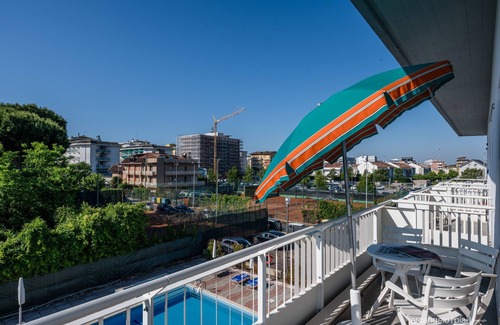 Jesolo Apartment | Mara Apt. w/Pool and Parking