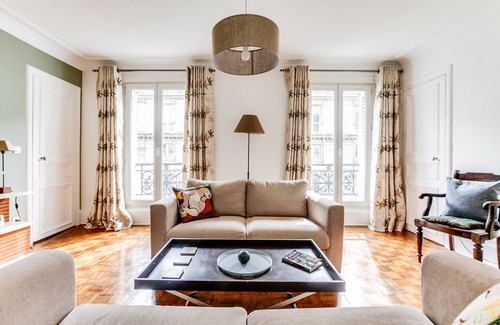 Saint-Merri Apartment | Marais apartment near the Hotel de Ville metro