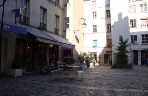 Saint-Gervais Apartment | Marais Duplex Walk to Notre Dame Elevator Air Conditioning 2 WC. FREE WIFI