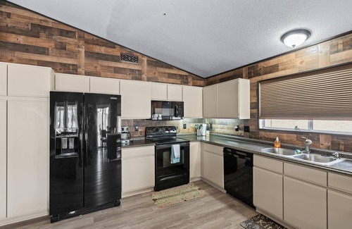Continental Ranch House | Marana Gem Perfect for Families & Extended Stays