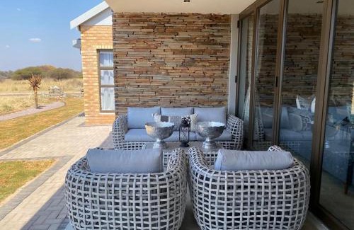 Mookgopong Villa | Maratongfontein Euphoria Villa