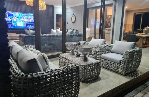 Mookgopong Villa | Maratongfontein Euphoria Villa