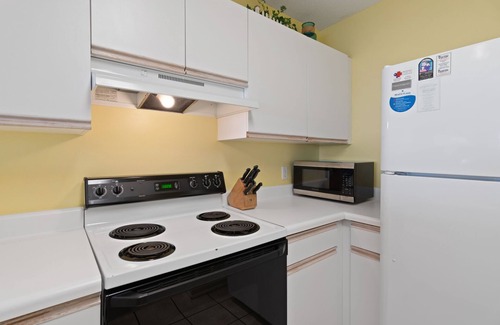 Avalon Beach Estates Condo | Maravilla 1411 ~ Gulf Views, Steps to Gulf + Included Beach Chair Setup