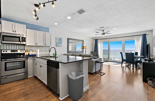 Miramar Beach Condo | Maravilla 2413 1 Bedroom/2 Bath Gulf Front Beach Service