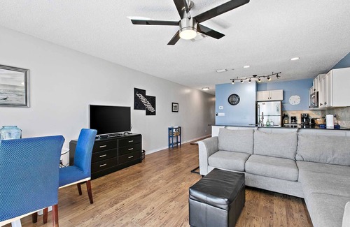 Miramar Beach Condo | Maravilla 2413 1 Bedroom/2 Bath Gulf Front Beach Service