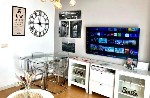 La Trinidad Apartment | Maravilloso apartamento céntrico de 70m2, jardín propio 40m2 con piscina para niños y parking opcional