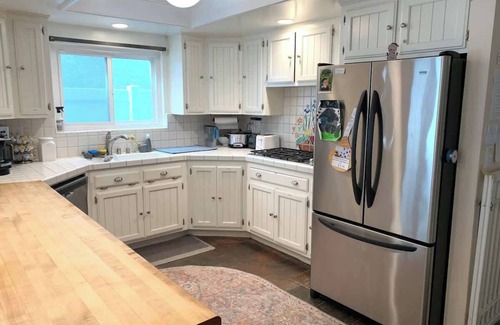 Old Towne House | @ Marbella Lane - 3BR Coastal Charm in Seal Beach