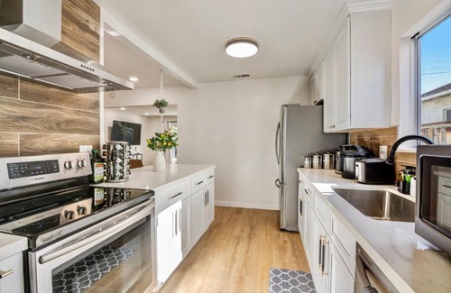Santa Clara House | @ Marbella Lane - Superb and Cozy 4BR Home