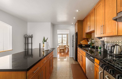 Daly City House | @ Marbella Lane - Vibrant 5BR Home in Daly City