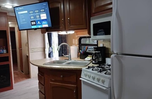 Marblehead House | Marblehead Park Model Camper 150 Yards From Water!