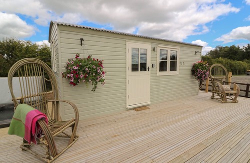 Rhayader Cottage | MARCHES WAY, pet friendly, with hot tub in Rhayader