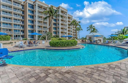 Marco Island Apartment | Marco Beach Ocean Resort 614