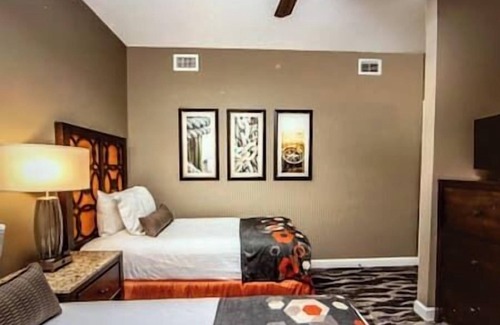 Marco Island Hotel | Marco Sunset Cove Resort, Pool, Hot Tub, Beach