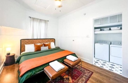 Mobile Cottage | Mardi Gras Historic Montegeux Cottage - Pet Friendly