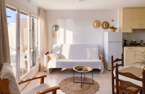 Mas Pinell Apartment | MARE NOSTRUM: Apartment 3 min from the beach