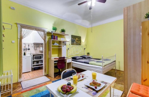 Orszagut Apartment | Margaret Apartment