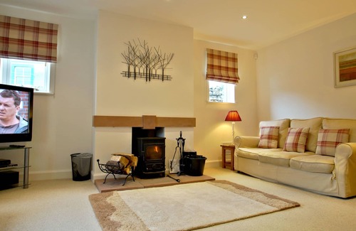 Pooley Bridge Cottage | MARGARET HOUSE, family friendly, with a garden in Pooley Bridge