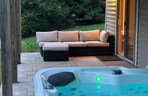 Tannersville Ski Chalet | Margarita Mountain Retreat Hottub9bedsgameroom