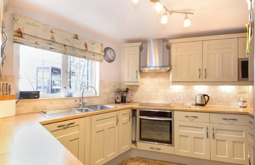 Craster Cottage | MARIE'S COTTAGE, pet friendly, character holiday cottage in Craster