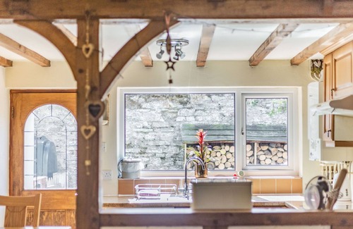 Clun Cottage | MARIGOLD COTTAGE, pet friendly, character holiday cottage in Clun