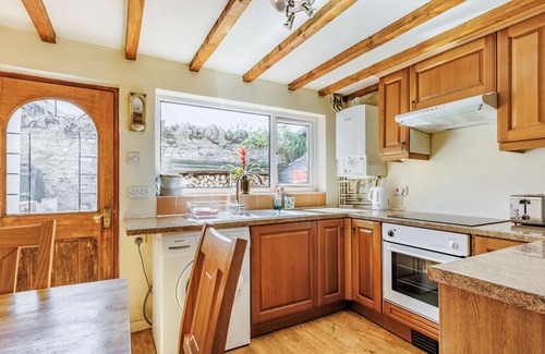 Clun Cottage | MARIGOLD COTTAGE, pet friendly, character holiday cottage in Clun