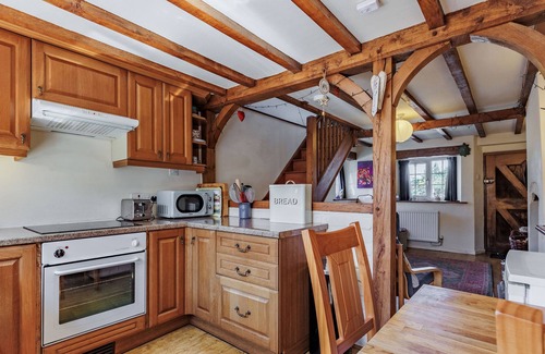 Clun Cottage | MARIGOLD COTTAGE, pet friendly, character holiday cottage in Clun