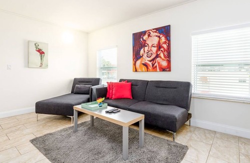 Coral Heights Apartment | Marilyn's Elegant Apartment, 5 Min Away From the Beach✓✓✓