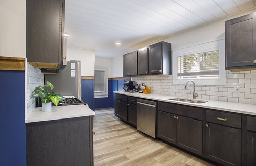 Lakeside House | Marina Breeze Cottage