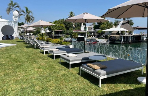 Tequesquitengo Hotel | Marina Palace Teques