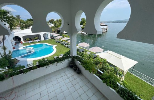 Tequesquitengo Hotel | Marina Palace Teques