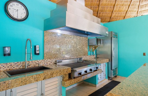 Bajio Apartment | Marina Residences 2 bed + 2 bath pool & canal view
