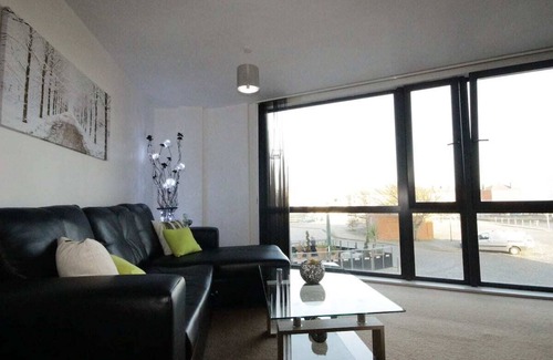 Hull Old Town Apartment | Marina Water View Apartment